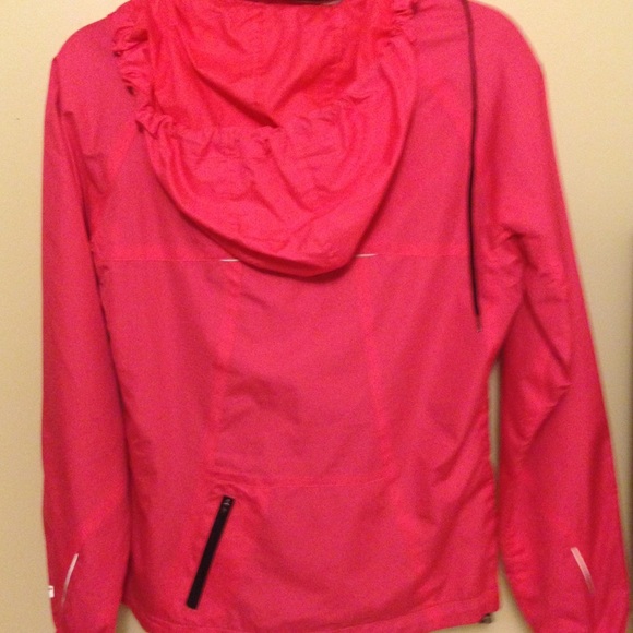 New Balance Small Windbreaker Lightweight Jacket - Picture 2 of 3